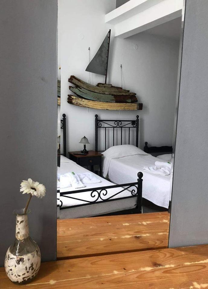 Oikeion Aparthotel Ermoupoli Bagian luar foto