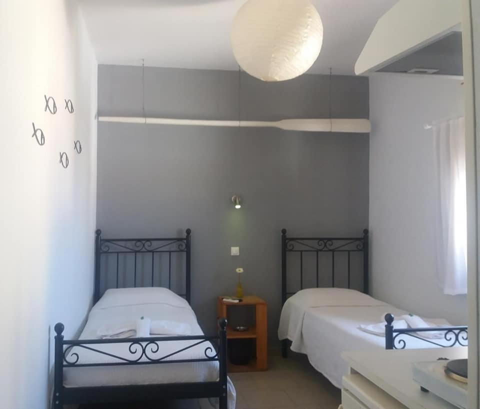 Oikeion Aparthotel Ermoupoli Bagian luar foto